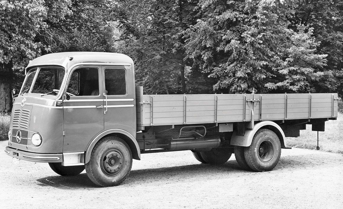 Το μοντέλο προωθημένης οδήγησης Mercedes-Benz LP 315 από το 1955.