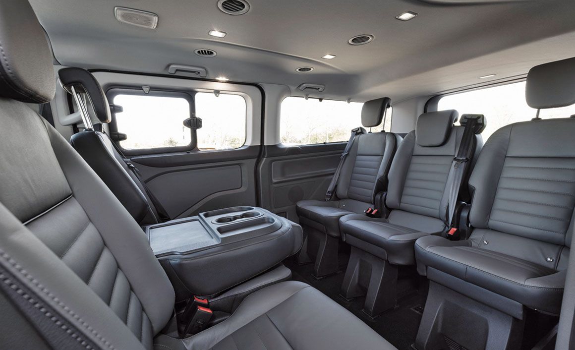 Το Ford Tourneo Custom είναι το μοναδικό μοντέλο της κατηγορίας με έξι ανεξάρτητα πίσω καθίσματα, τα οποία μπορούν να τοποθετηθούν και αντικριστά.