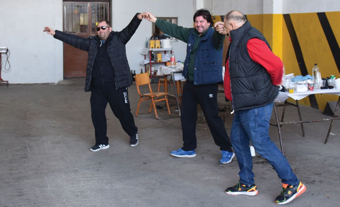 Το γλέντι ξεκίνησε.