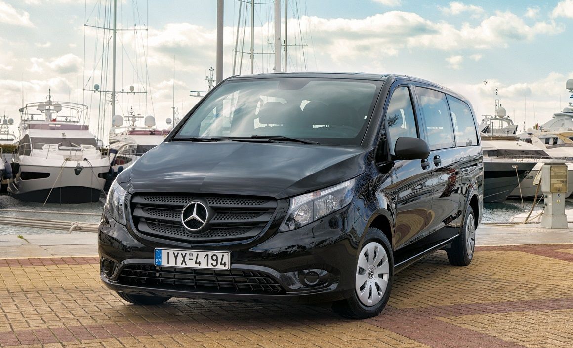 Το αποκλειστικά μαύρο (OBSIDIAN Black) «Dark Edition» στηρίζεται στην έκδοση Vito Tourer PRO 110 CDI Extra Long των 5.370 χλστ. 