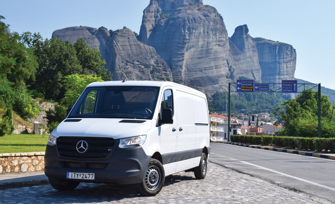 Μερικά από τα βασικά πλεονεκτήματα του Sprinter είναι το χαμηλότερο κόστος χρήσης, το αυξημένο ωφέλιμο φορτίο και το εξαιρετικό σύστημα διεύθυνσης. 