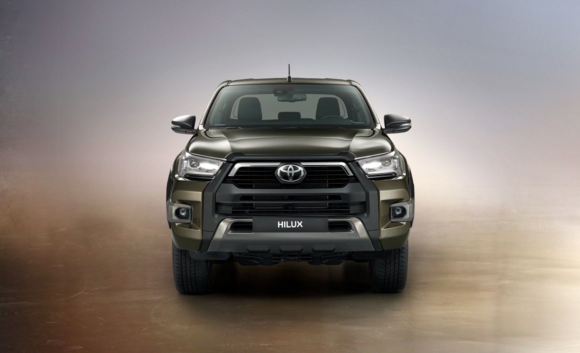 Το νέο Hilux με τον κινητήρα των 2,8 λτ., χρειάζεται 10 δλ. για το 0-100 χλμ./ώρα. Η κατανάλωση και οι εκπομπές CO2 ορίζονται στα 7,8 λτ./100 χλμ. και 204 γρ./χλμ., αντίστοιχα.