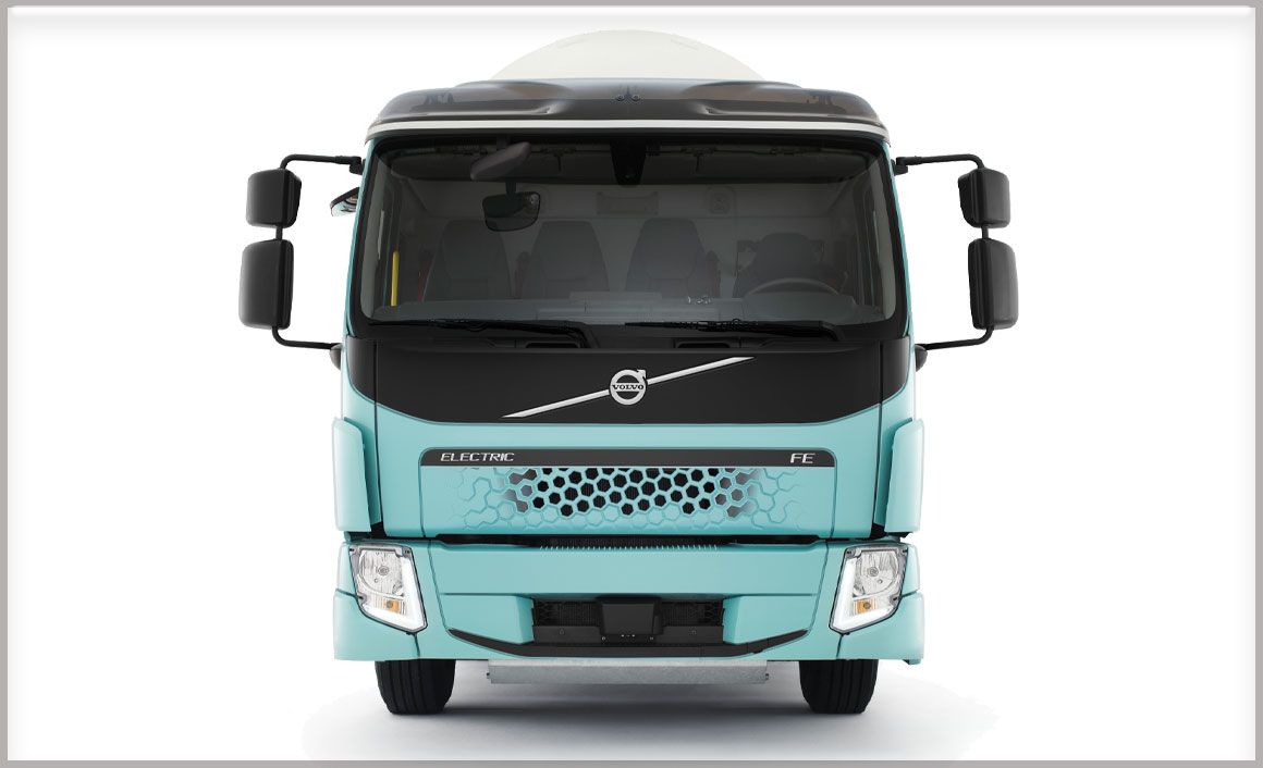 Tο Volvo FE Electric 6 x 2 με μικτό βάρος 26 τόνων φέρει τέσσερις μπαταρίες χωρητικότητας 66 kWh/ μπαταρία. 
