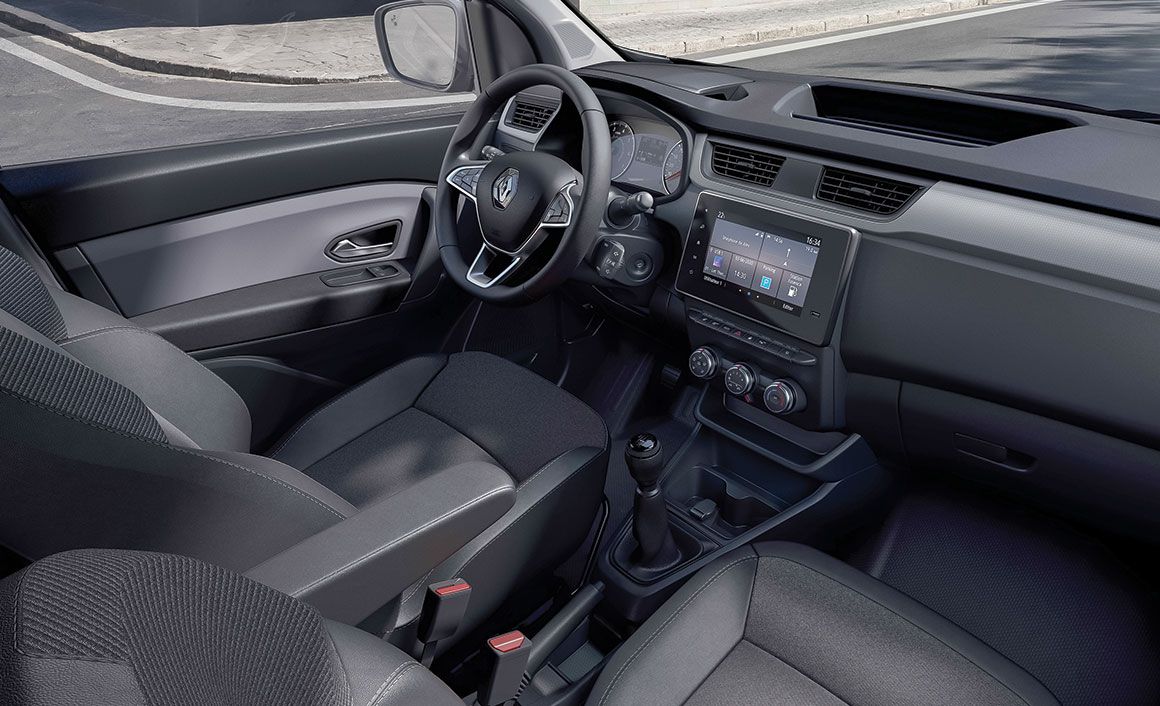 To σύστημα infotainment «Renault EASY LINK» με την οθόνη αφής των 8 ιντσών, κυριαρχεί στον εξοπλισμού της καμπίνας του Express Van, όπου υπάρχουν αποθηκευτικοί χώροι 48 λίτρων.