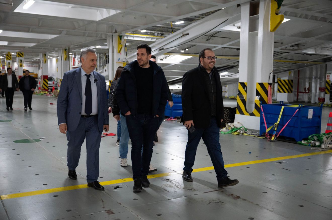 εκπρόσωποι του υπουργείου μεταφορών και των αστικών συγκοινωνιών